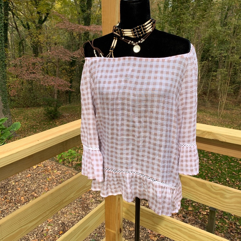 5 for $25 Zac & Rachel off the shoulder Tunic